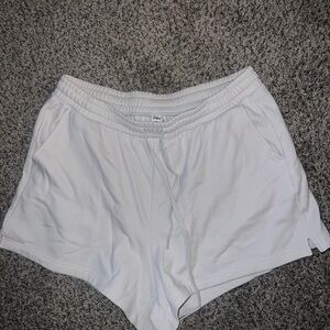 Fabletics light grey/cloud sweat-shorts